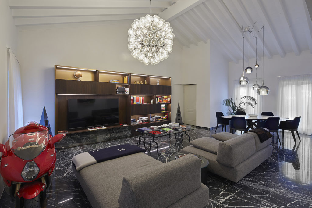 Once-upon-a-time-ostiliomobili-open-space