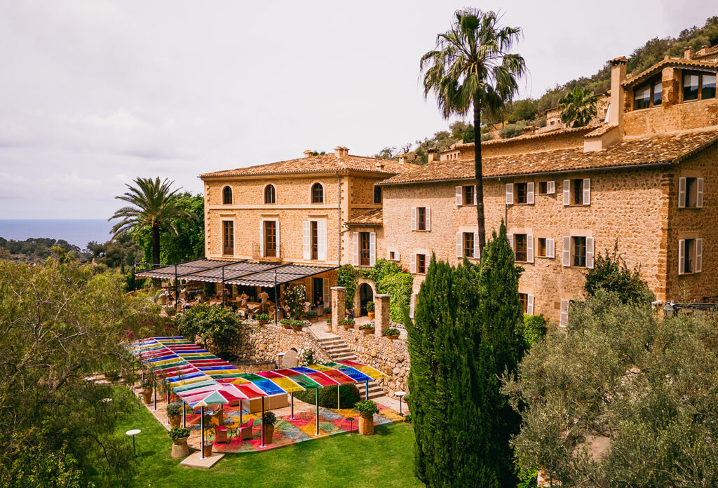 daniel-buren-x-mitico