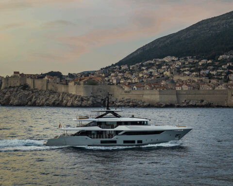 custom-line-navetta-38