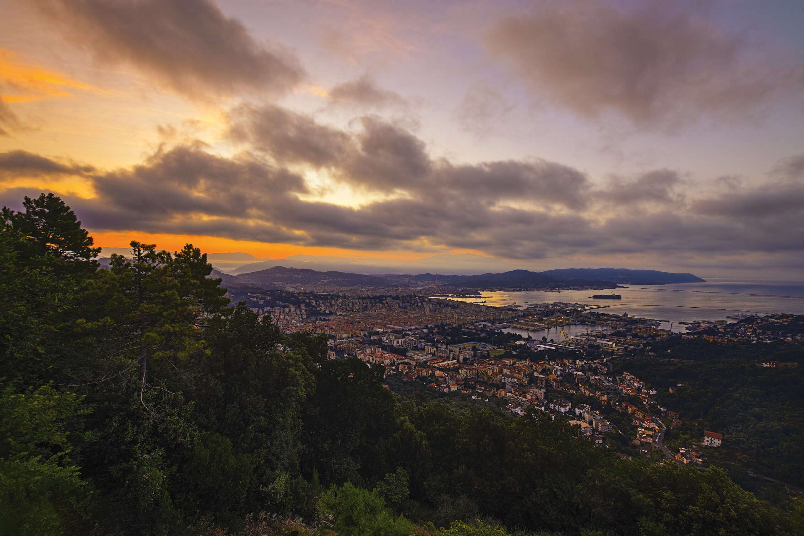 albe-e-tramonti-vista-mare