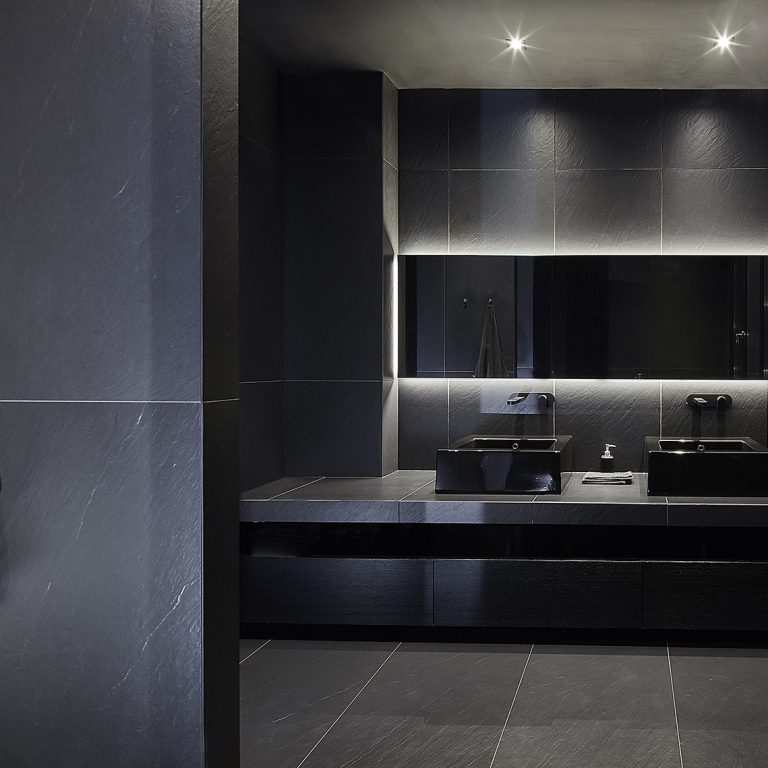 Absolute_black-Padova-Mauroner-Bagno