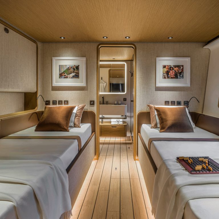 custom-line-navetta-38