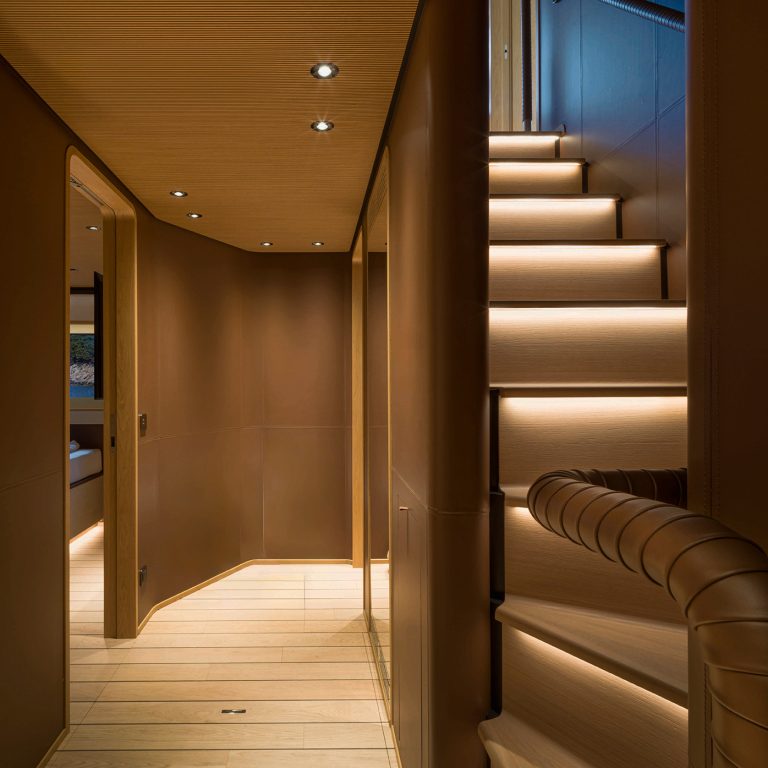 custom-line-navetta-38