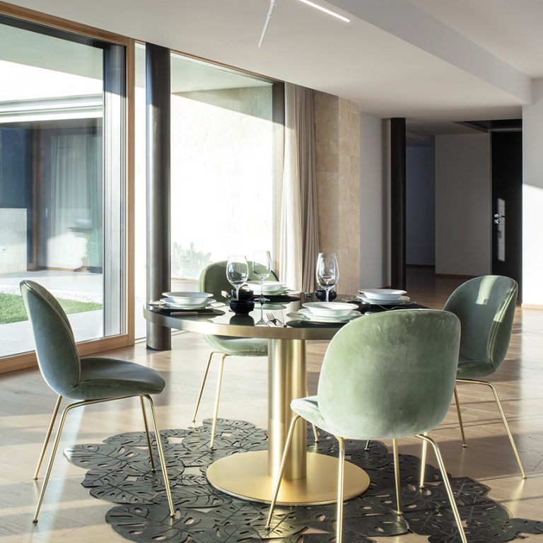 A-hill-as-a-roof-modern-villa-Fattori-Interior-Dining-Room